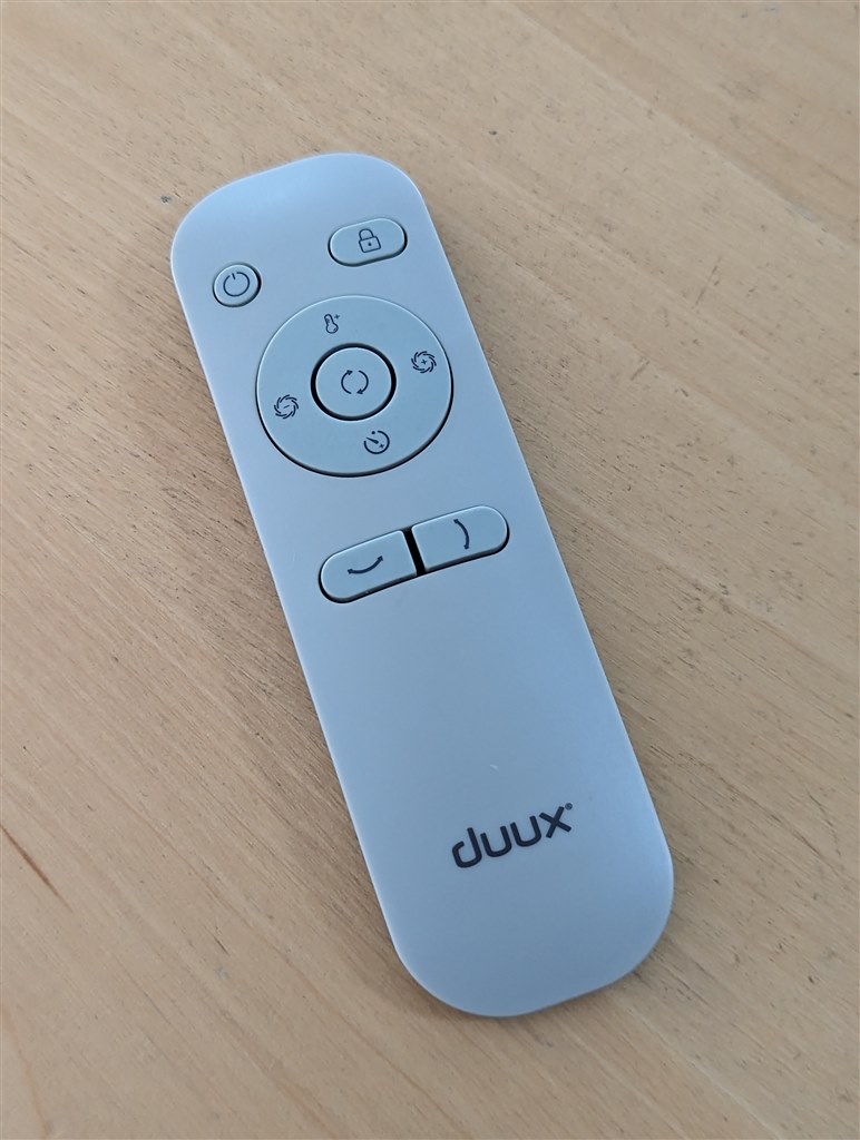 離れた場所でもしっかり届く強風が○』 duux Whisper Flex Touch