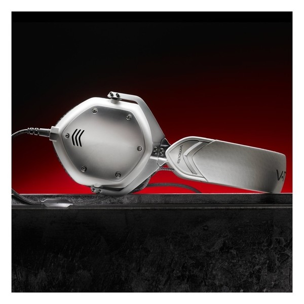 Pioneer DDJ-400 Rekordbox Controller with V-Moda M-100 Headphones