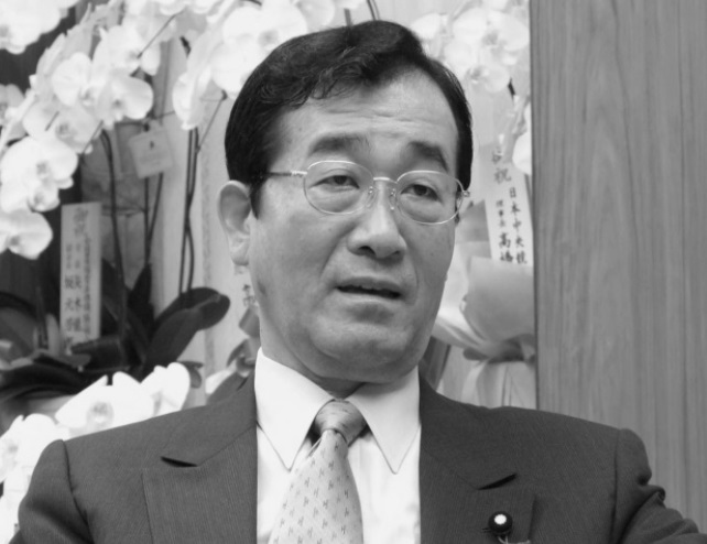 松岡農相が自殺、後任に赤城徳彦氏就任 「緑資源機構は廃止の方向で