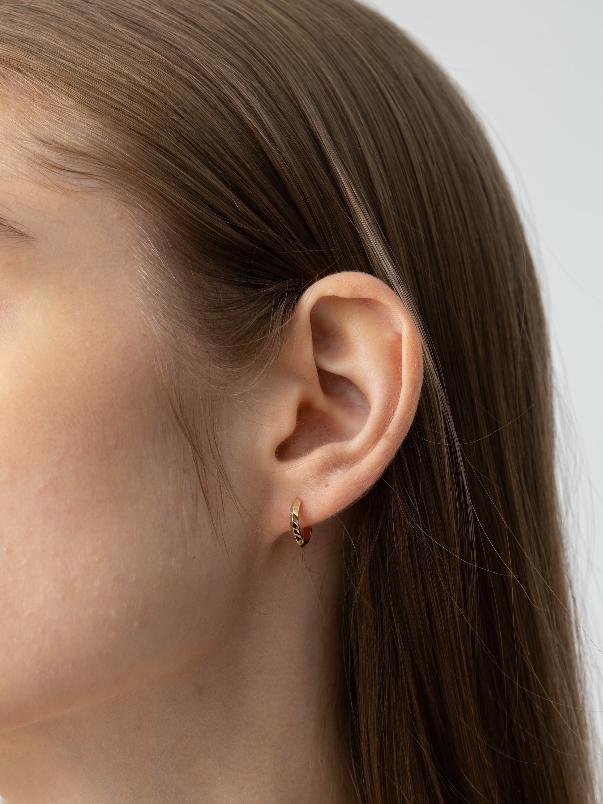 ツイスト ハギー フープピアス｜SAN MARE(サンメイア)｜Ron Herman