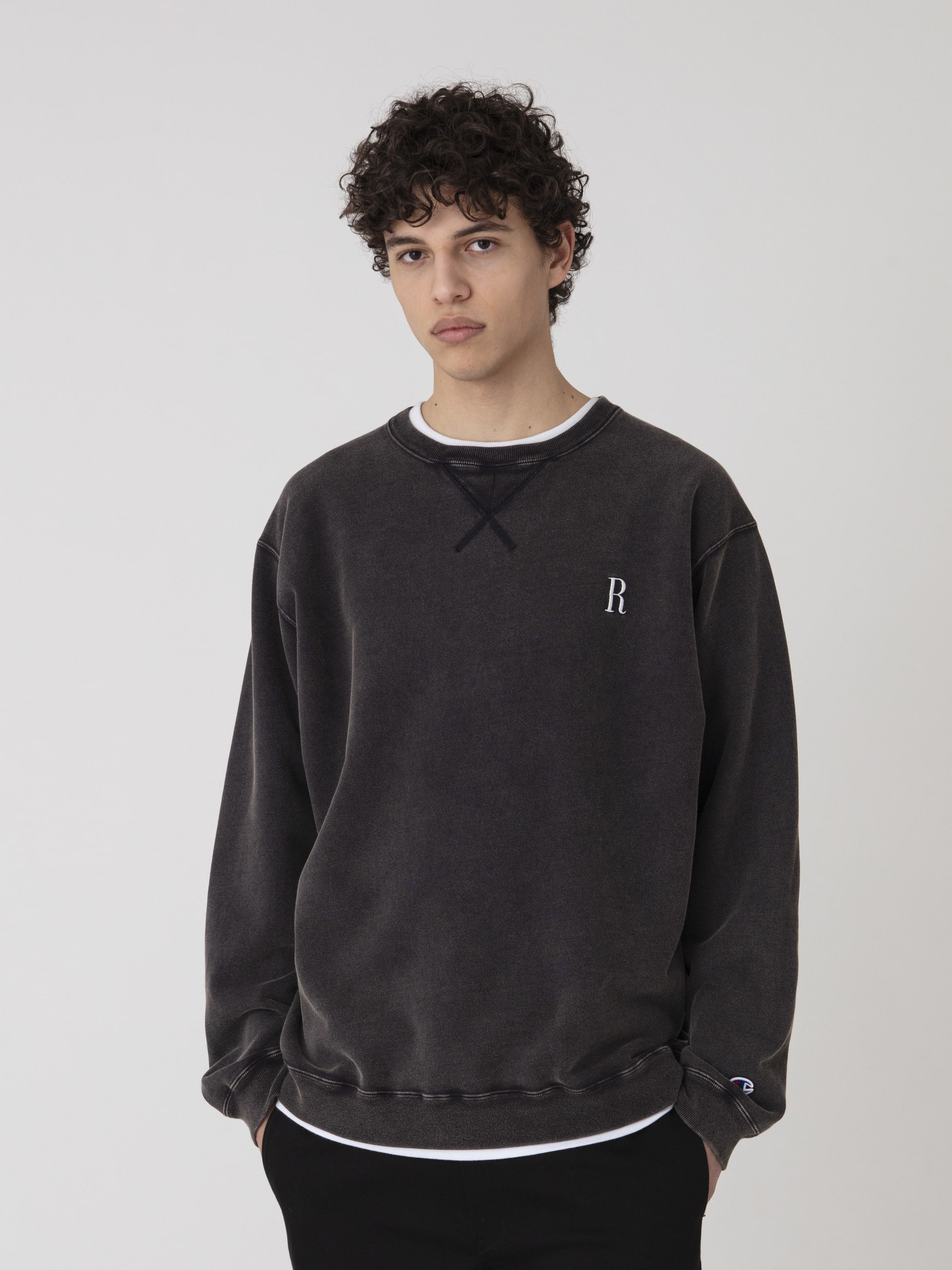 フレンチテリー Rロゴ スウェットプルオーバー｜Champion(チャンピオン