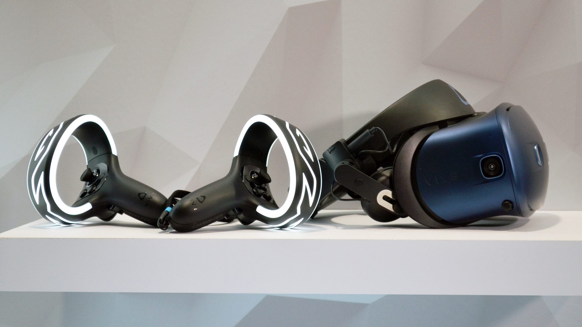 HTC: Vive Cosmos is Not a Successor to the Original Vive