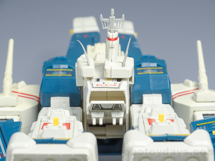 マクロス強攻型 SDF-1 タカトクトイス レビュー | RoboToyDays