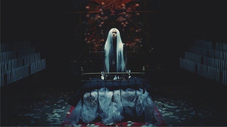 女王蜂、最新アルバムより“聖戦”のMV公開。映像内に貞子も出演？ (2019