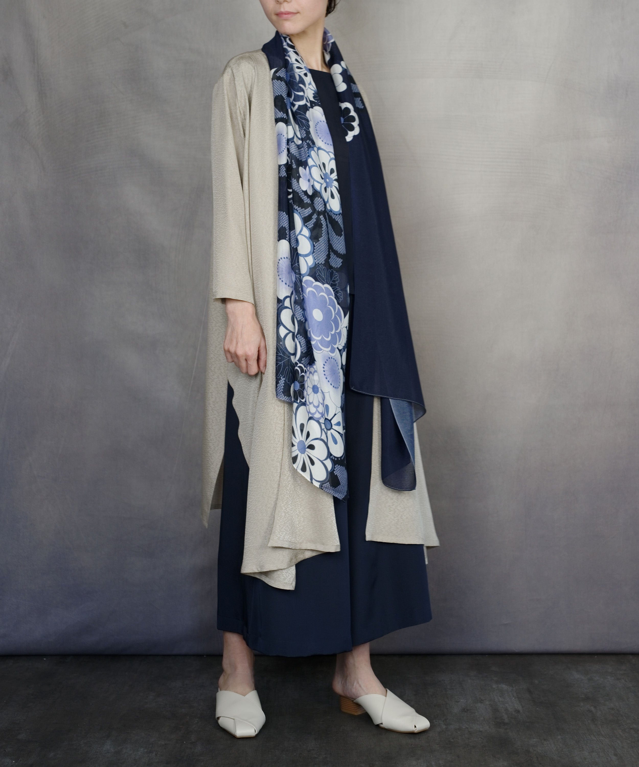 シルクのロングカーディガン