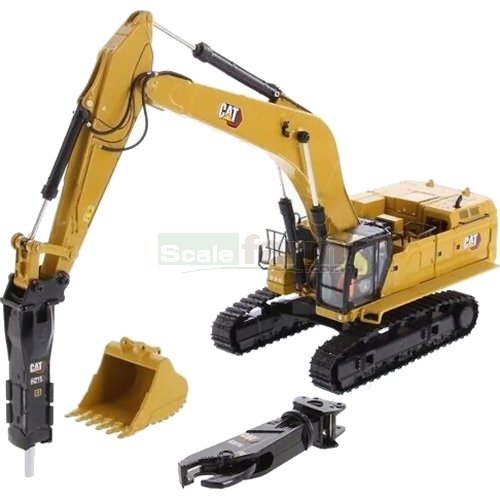 Universal Hobbies 8107 - Komatsu PC200i-10 Tracked Excavator