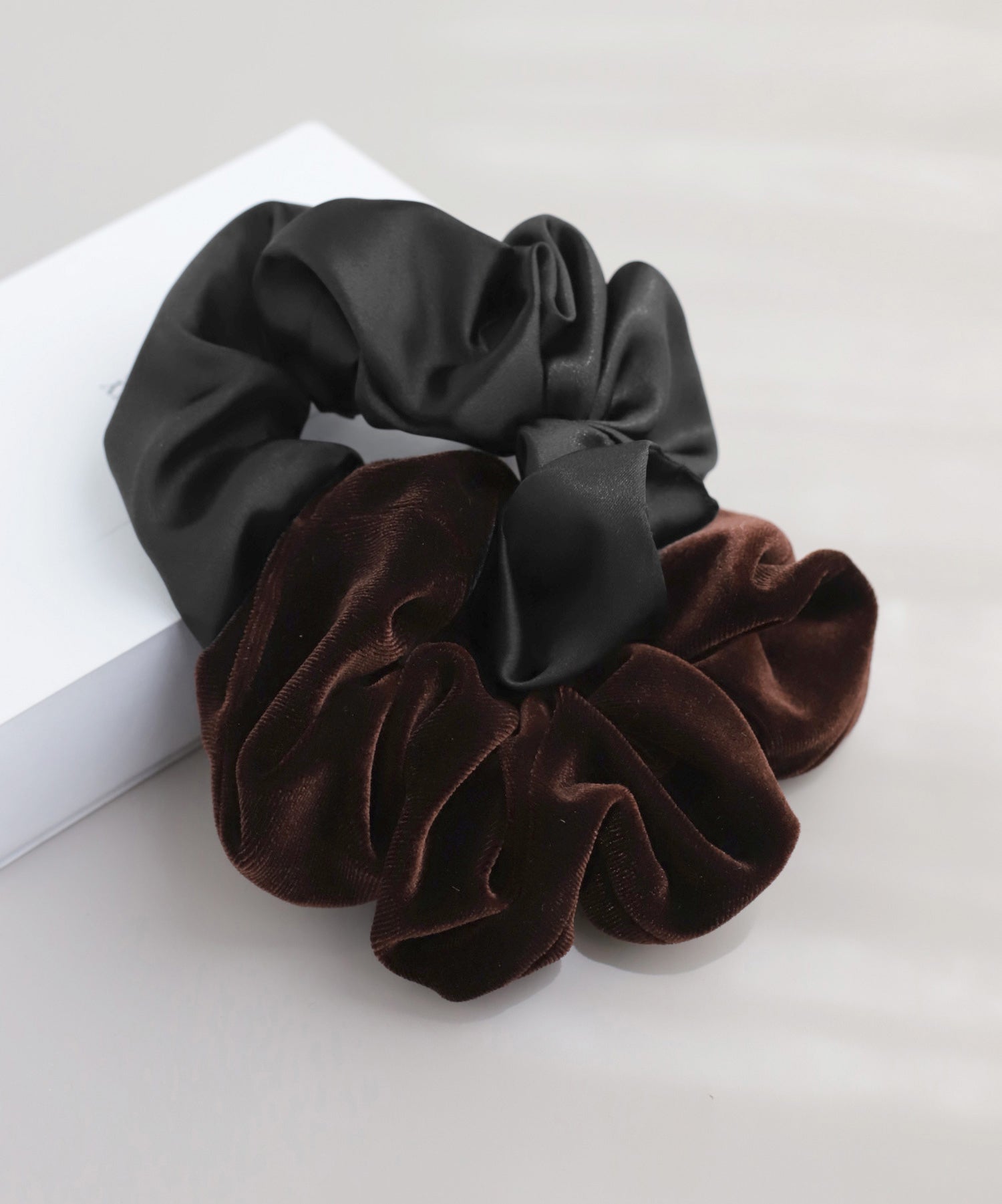 ANEMONE】ベロア×サテンクロスシュシュ｜アネモネ・シエナロゼ