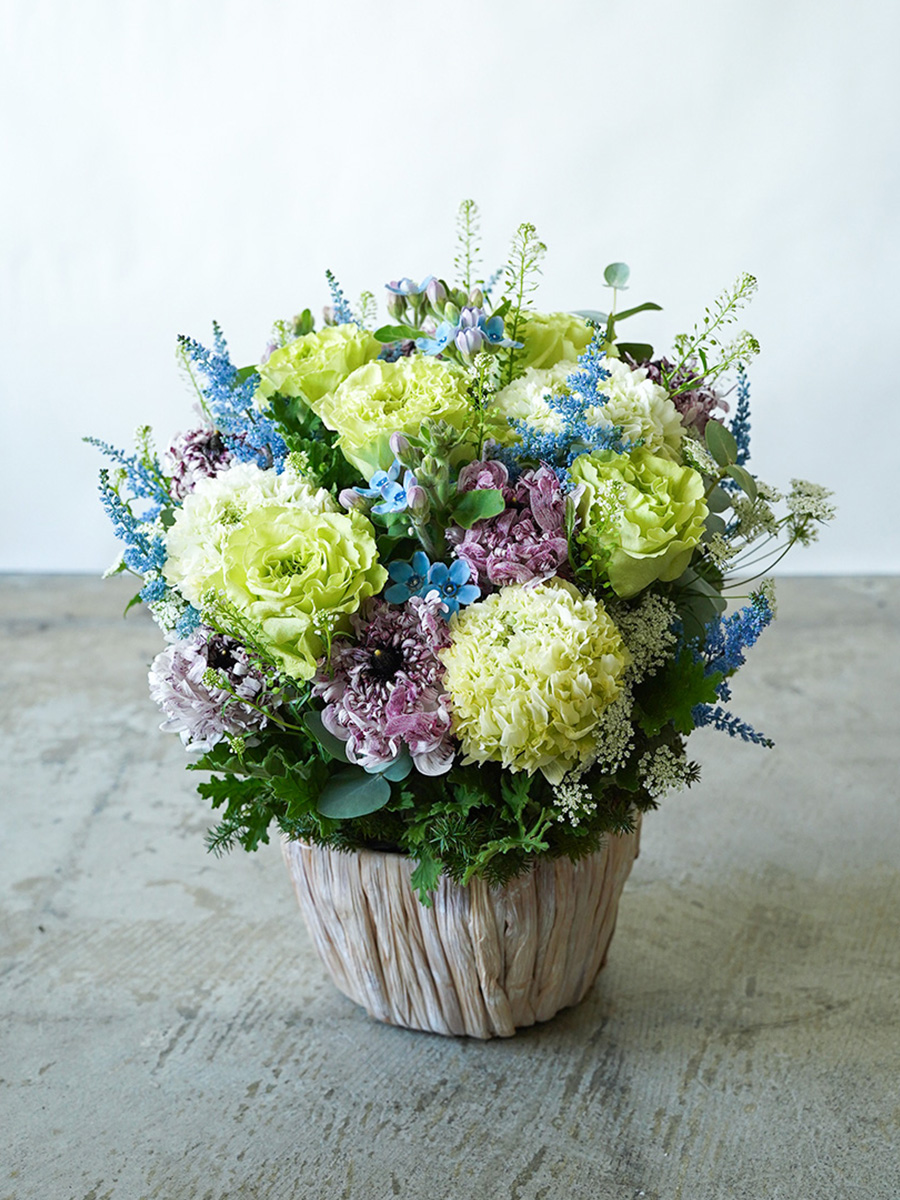 ぎゅっとつめこんだラウンドのアレンジ グリーン M｜おしゃれな祝い花