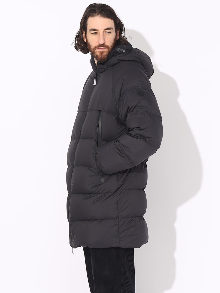 MONCLER (モンクレール) ワンポイント フルジップ ダウンコート ダウン