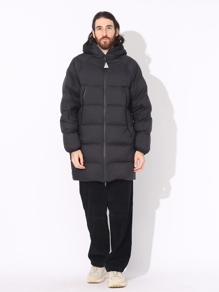 MONCLER (モンクレール) ワンポイント フルジップ ダウンコート ダウン