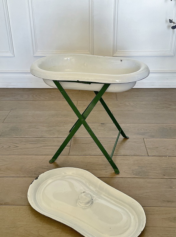 フランスホーロー製蓋付ベビーバスはかわいいアンティークネット