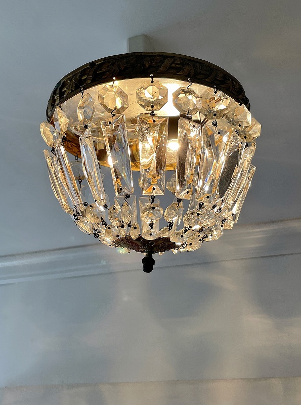 フランスガラスの陰影が素敵なシーリングライトはかわいいアンティーク