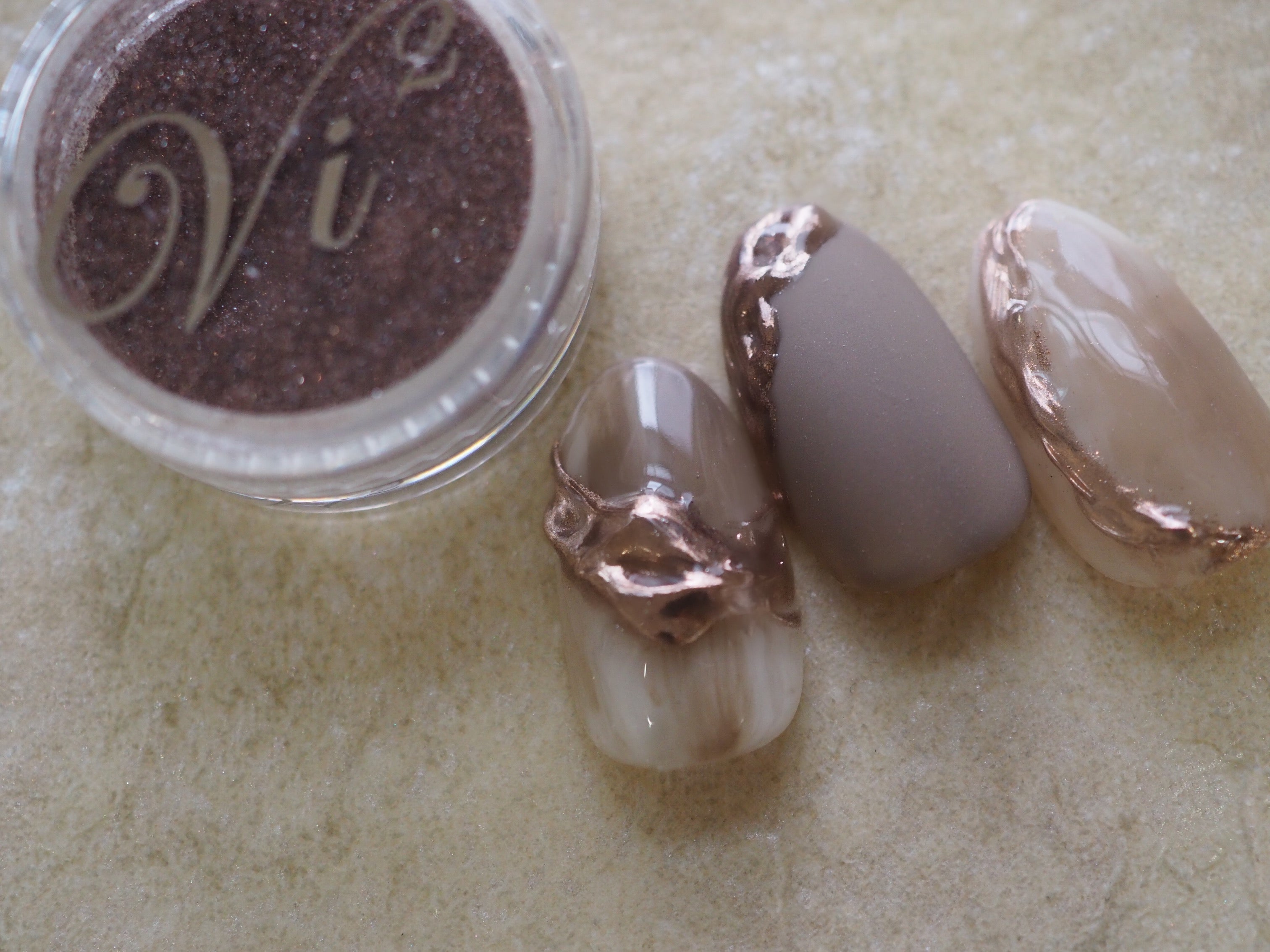 POWDER | Salon de Vi2