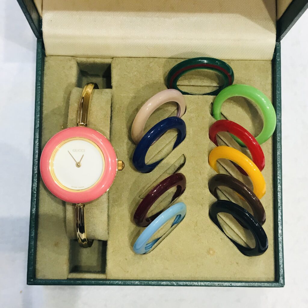 GUCCI グッチ 11/12.2 チェンジベゼル バングルウォッチ GP QZの買取