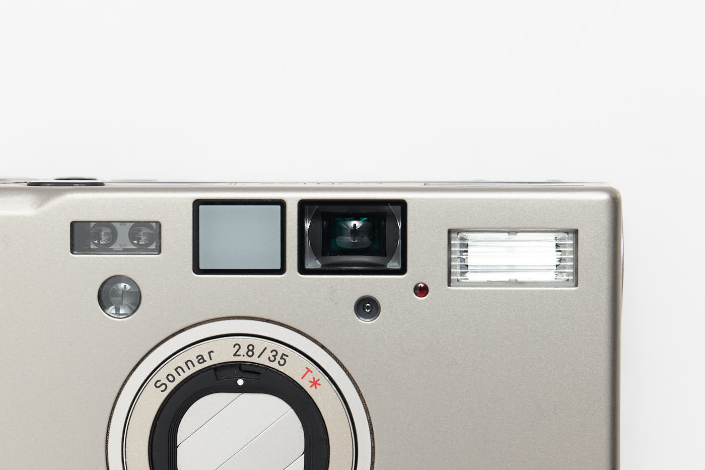 世界でいちばん人気のフィルムカメラ「CONTAX T3」レビュー | SATYOUTH