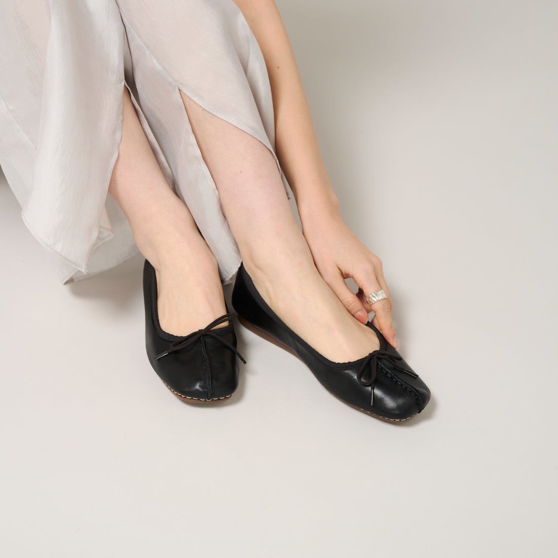 Freckle Ice / フレックルアイス （ブラックレザー） -Clarks