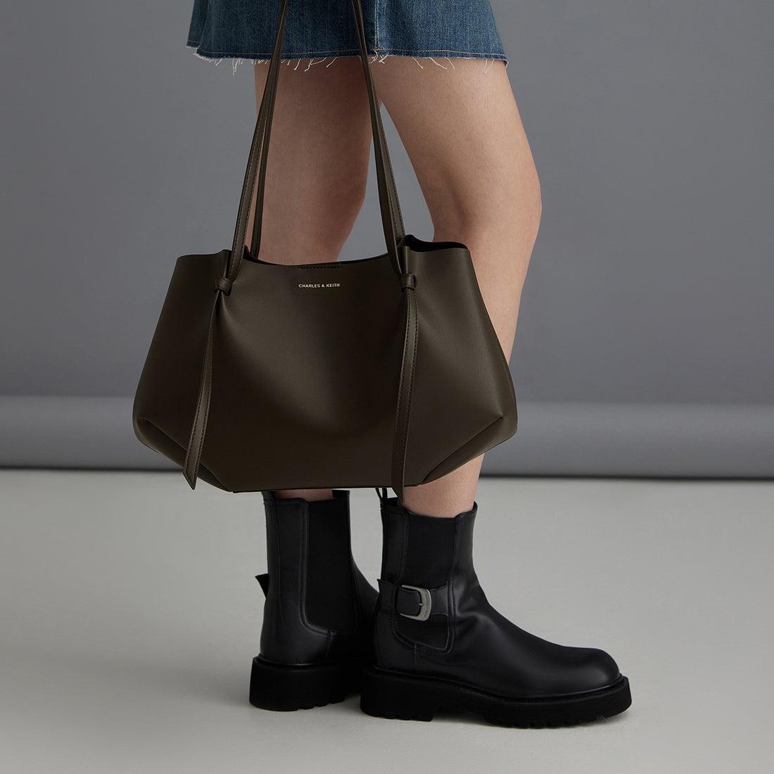 CHARLES & KEITH Calla カルラ トートバッグ【再入荷】（DarkMoss