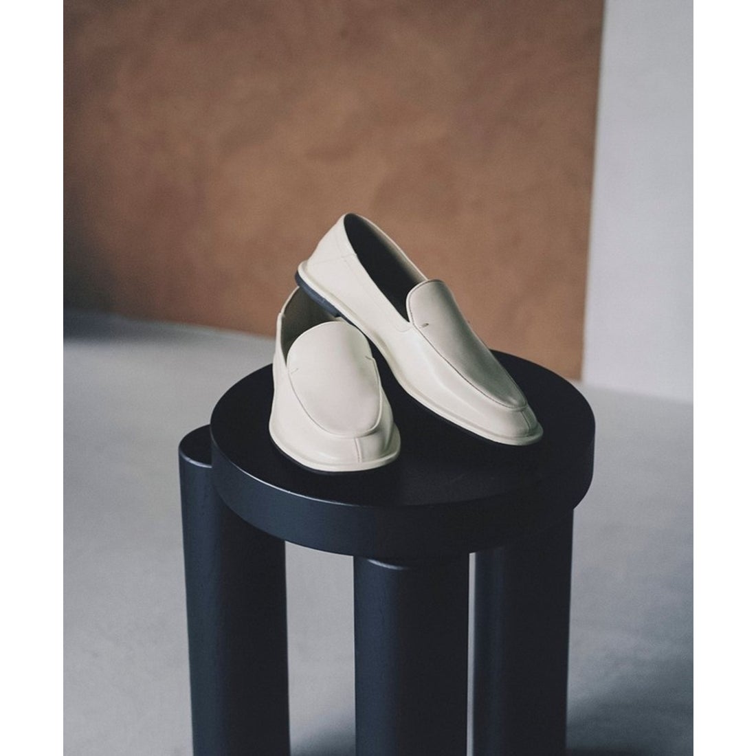 アダム エ ロペ ADAM ET ROPE' ミニマルデザインローファー （ブラック