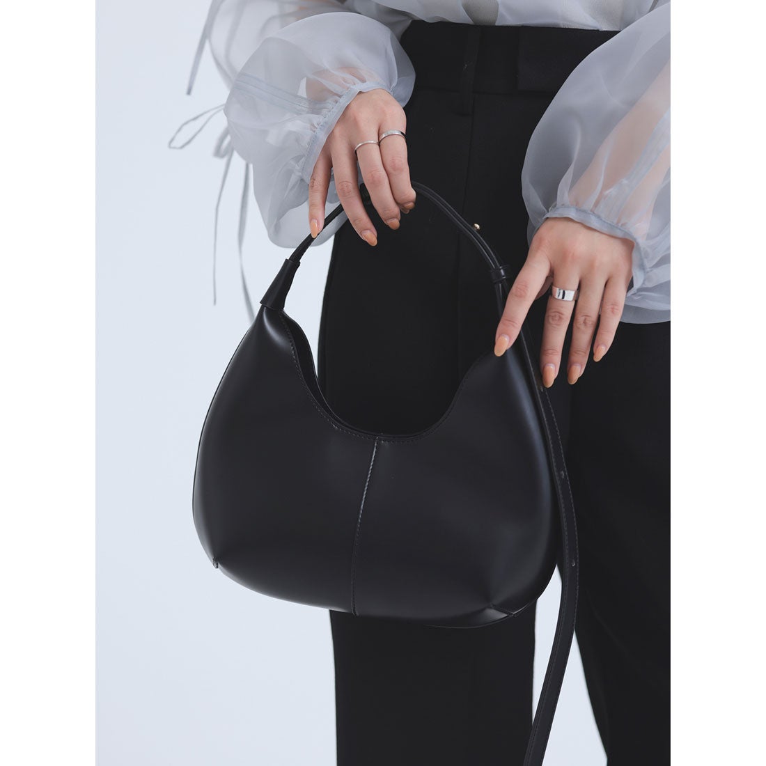 アニュアンス anuans ワンハンドルラウンドバッグ （BLACK） -靴