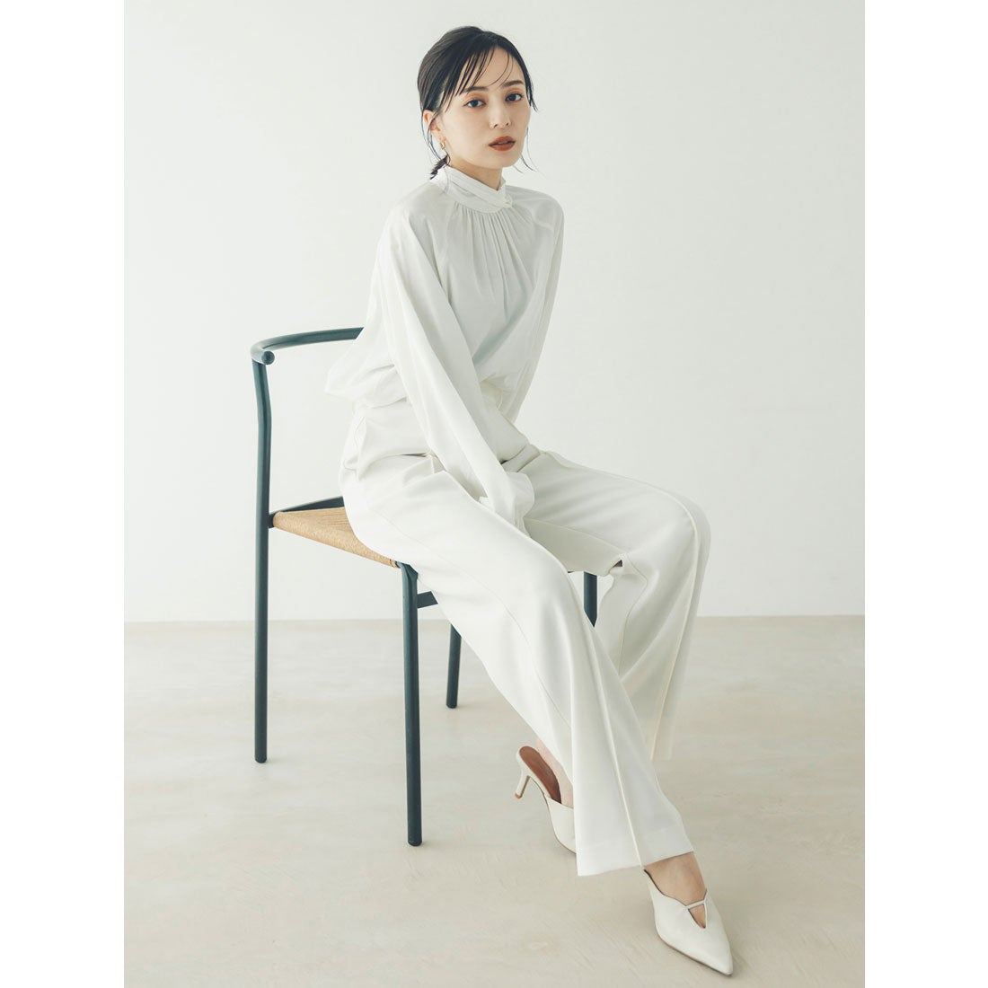 アニュアンス anuans クロスネックボリュームブラウス （WHITE