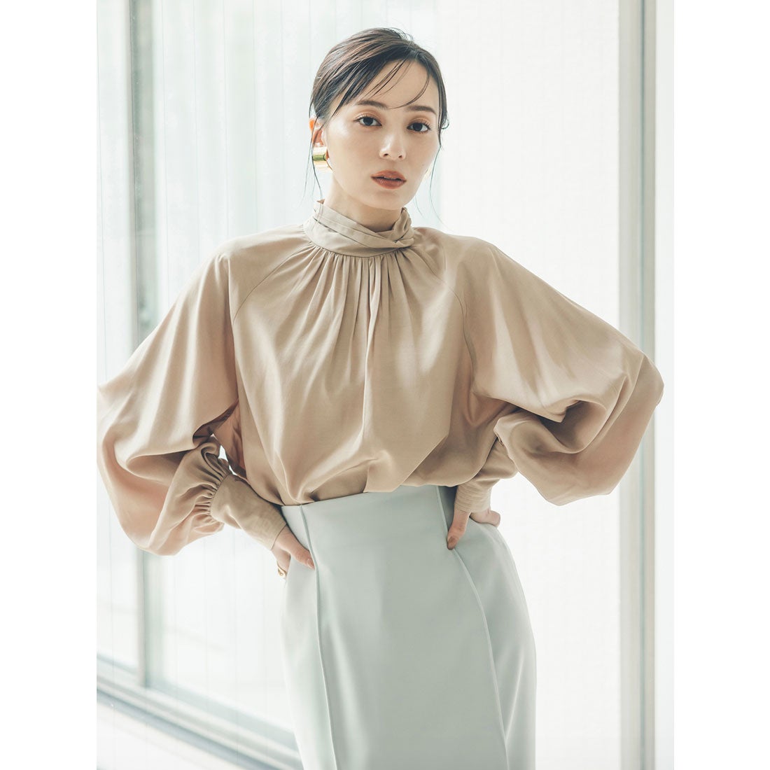 アニュアンス anuans クロスネックボリュームブラウス （WHITE