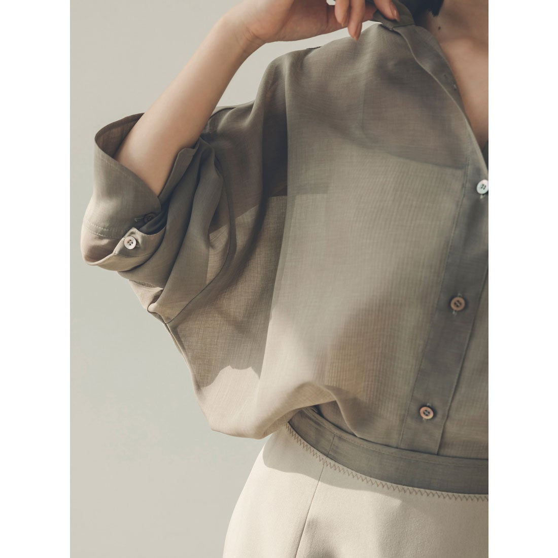 アニュアンス anuans ミニマルシアーオーバーシャツ （BLACK