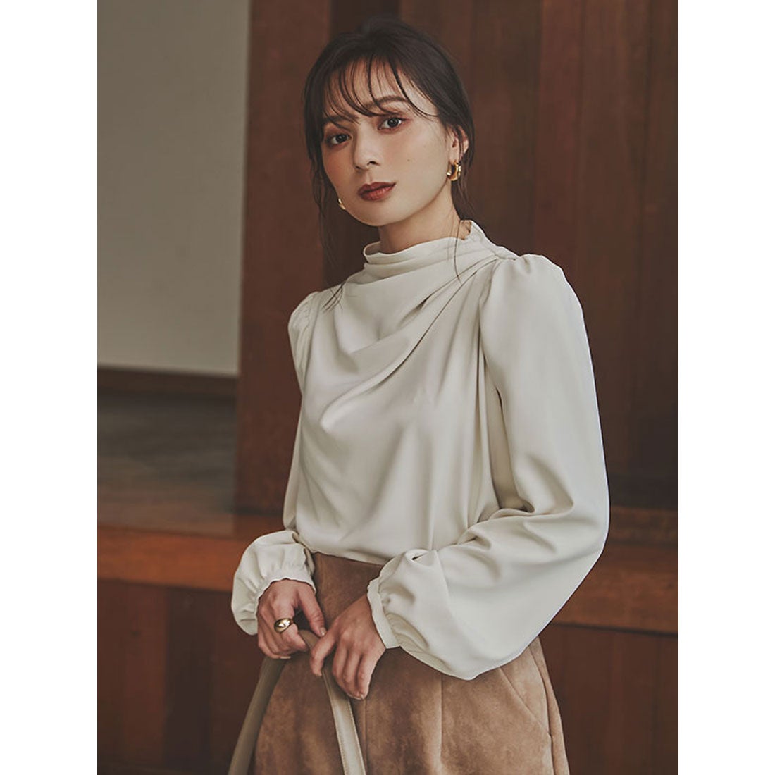 アニュアンス anuans アシンメトリードレープネックブラウス （IVORY