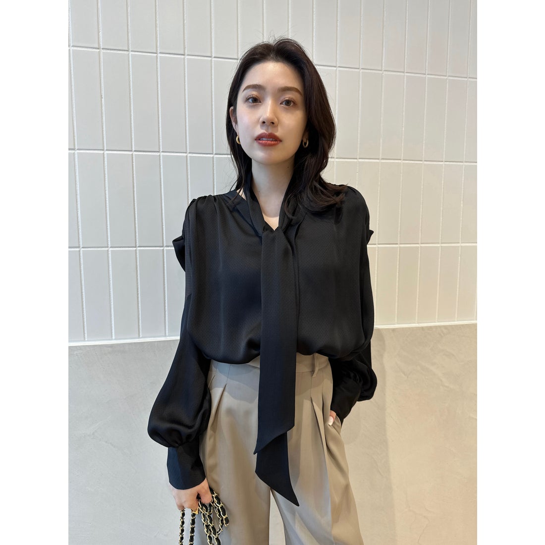 アニュアンス anuans フォルムスリーブタイブラウス （BLACK