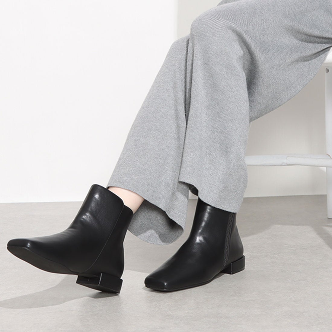 アルテミス バイ ダイアナ artemis by DIANA サイドジップスクエアトゥ