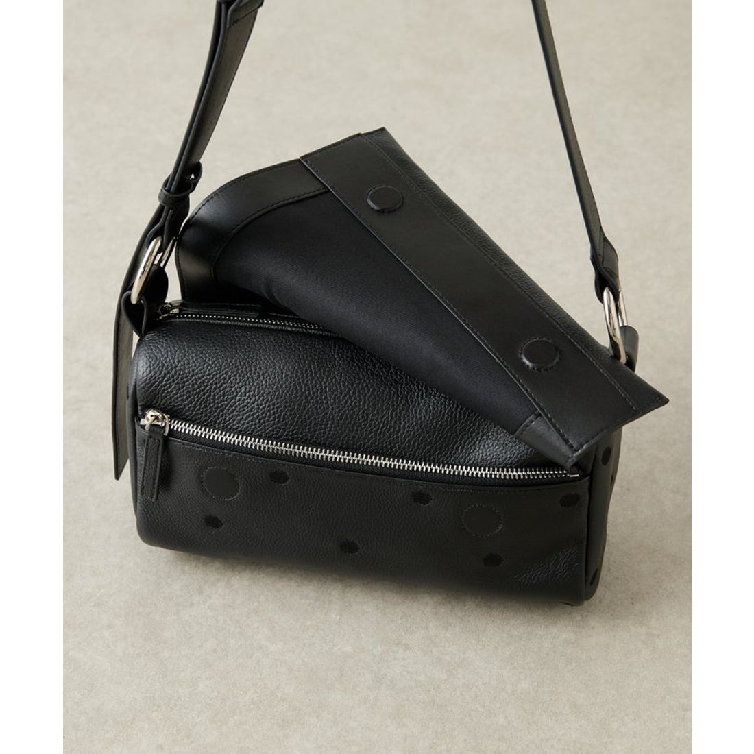 ビアズリー BEARDSLEY ドットボディバッグ （black） -靴