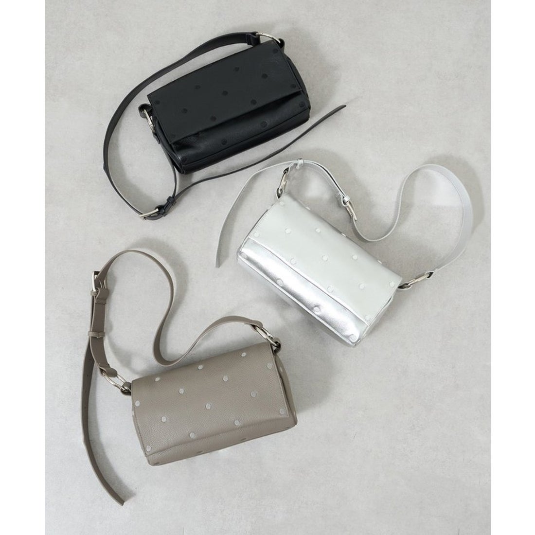 ビアズリー BEARDSLEY ドットボディバッグ （black） - ファッション