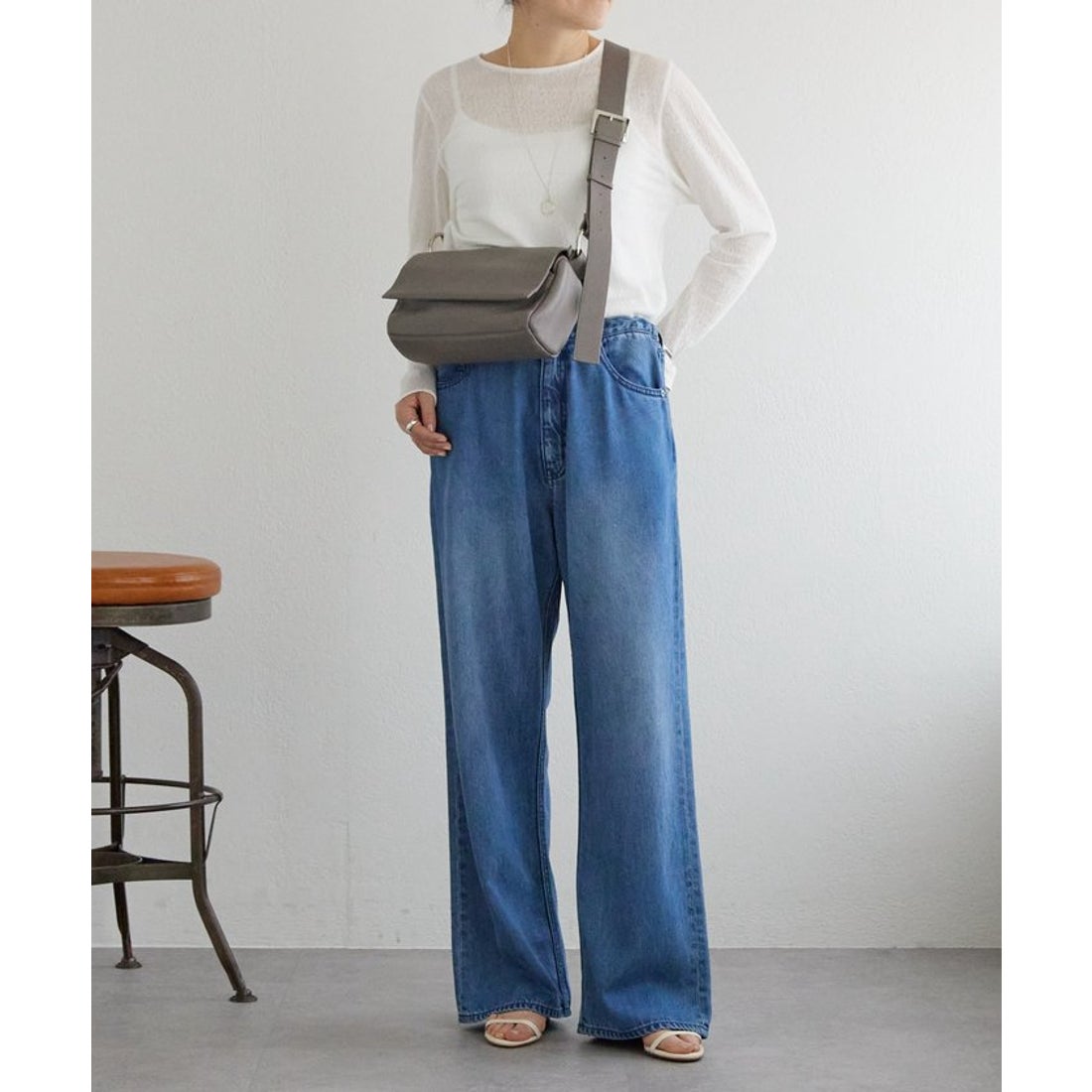 ビアズリー BEARDSLEY ボディバッグ （taupe） -靴＆ファッション通販