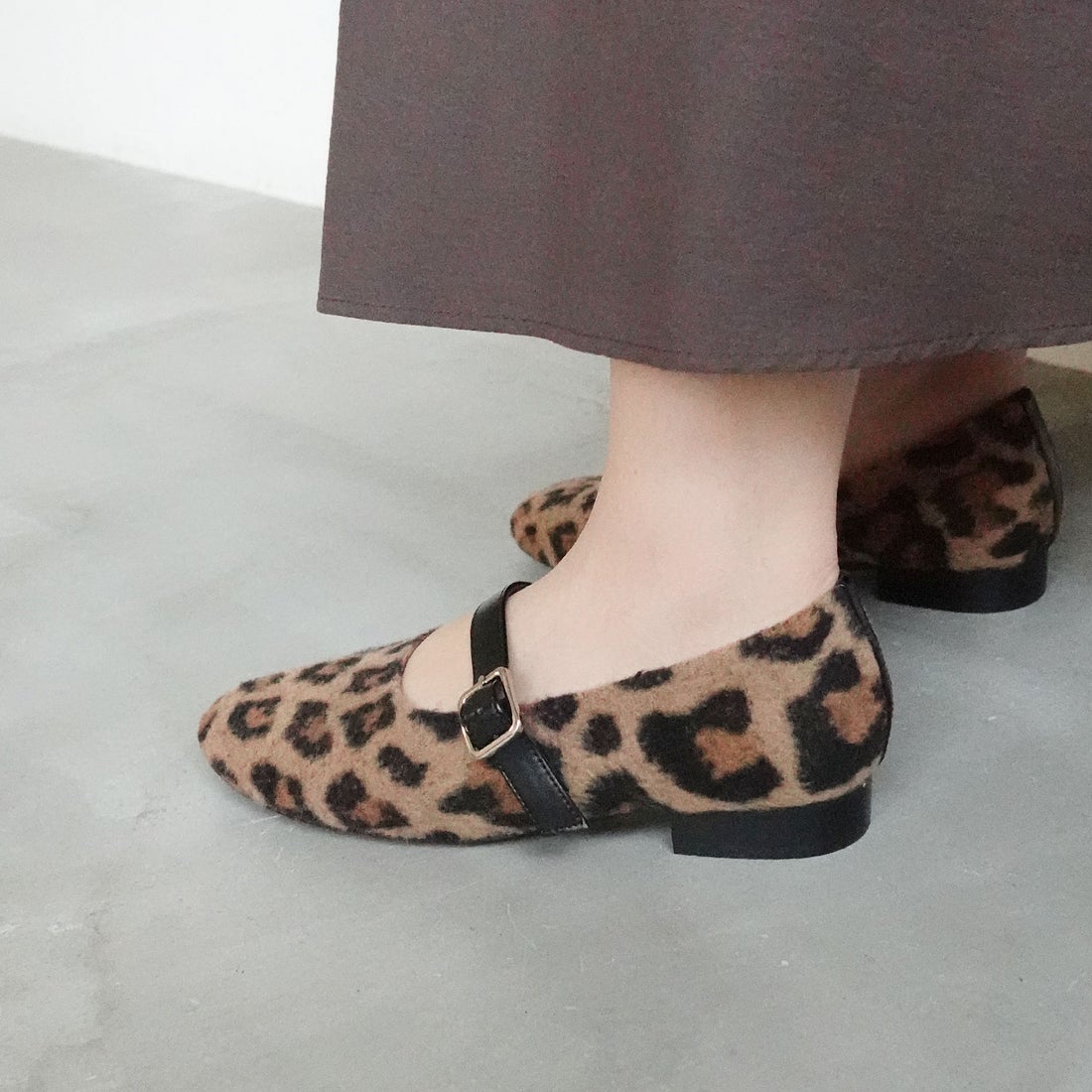 ダニエラアンドジェマ Daniella & GEMMA ラウンドトゥベルトフラット