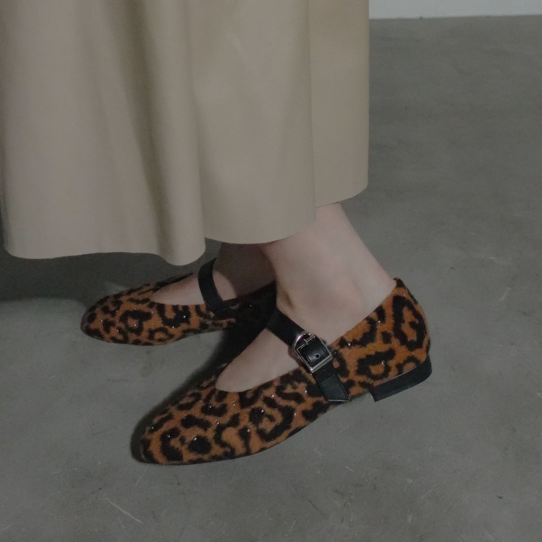 ダニエラアンドジェマ Daniella & GEMMA ストラップ付きバレエフラット