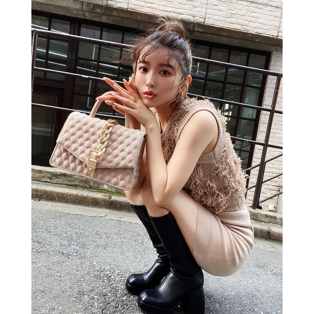 ダーリッチ Darich キルティングスウェードバッグ （ベージュ