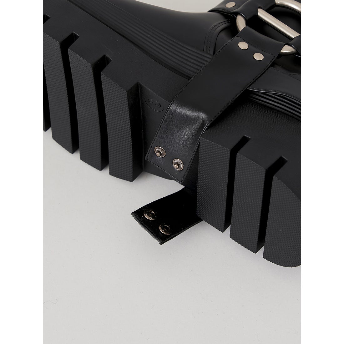 ダーリッチ Darich ハーネスラバーブーツ （ブラック） - ファッション