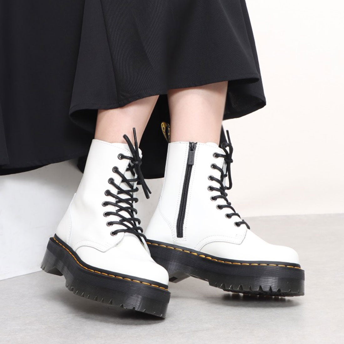 ドクターマーチン Dr.Martens レディース 8ホールブーツ JADON PISA