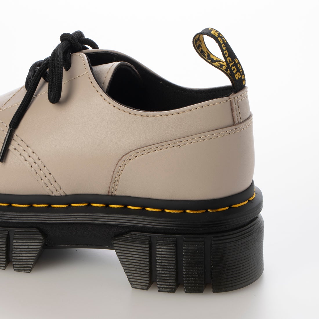 ドクターマーチン Dr.Martens レディース ブーツ AUDRICK 3 ホール