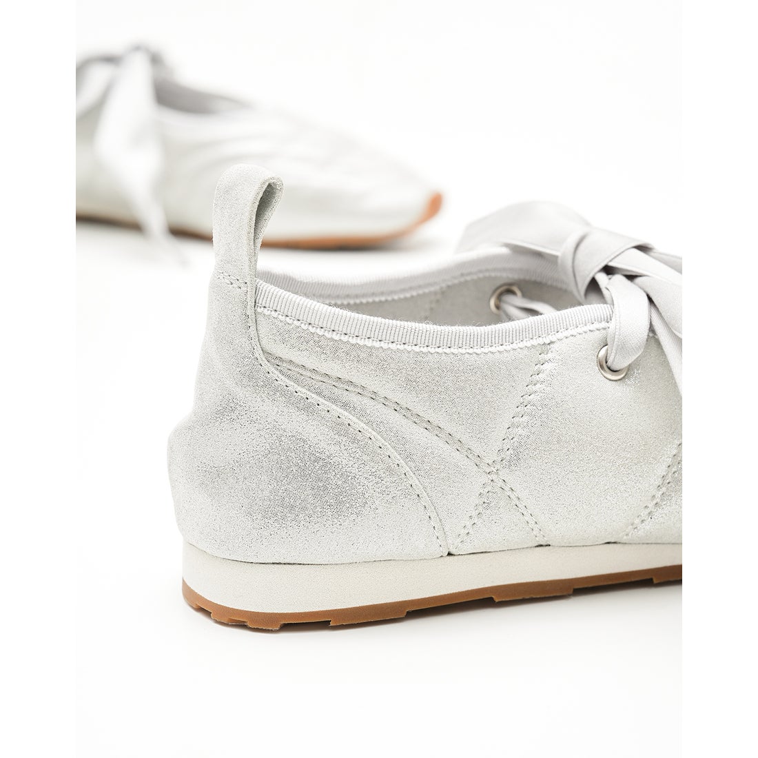 レースアップ バレエ スニーカー （シルバー マイラー） -Emma Francis