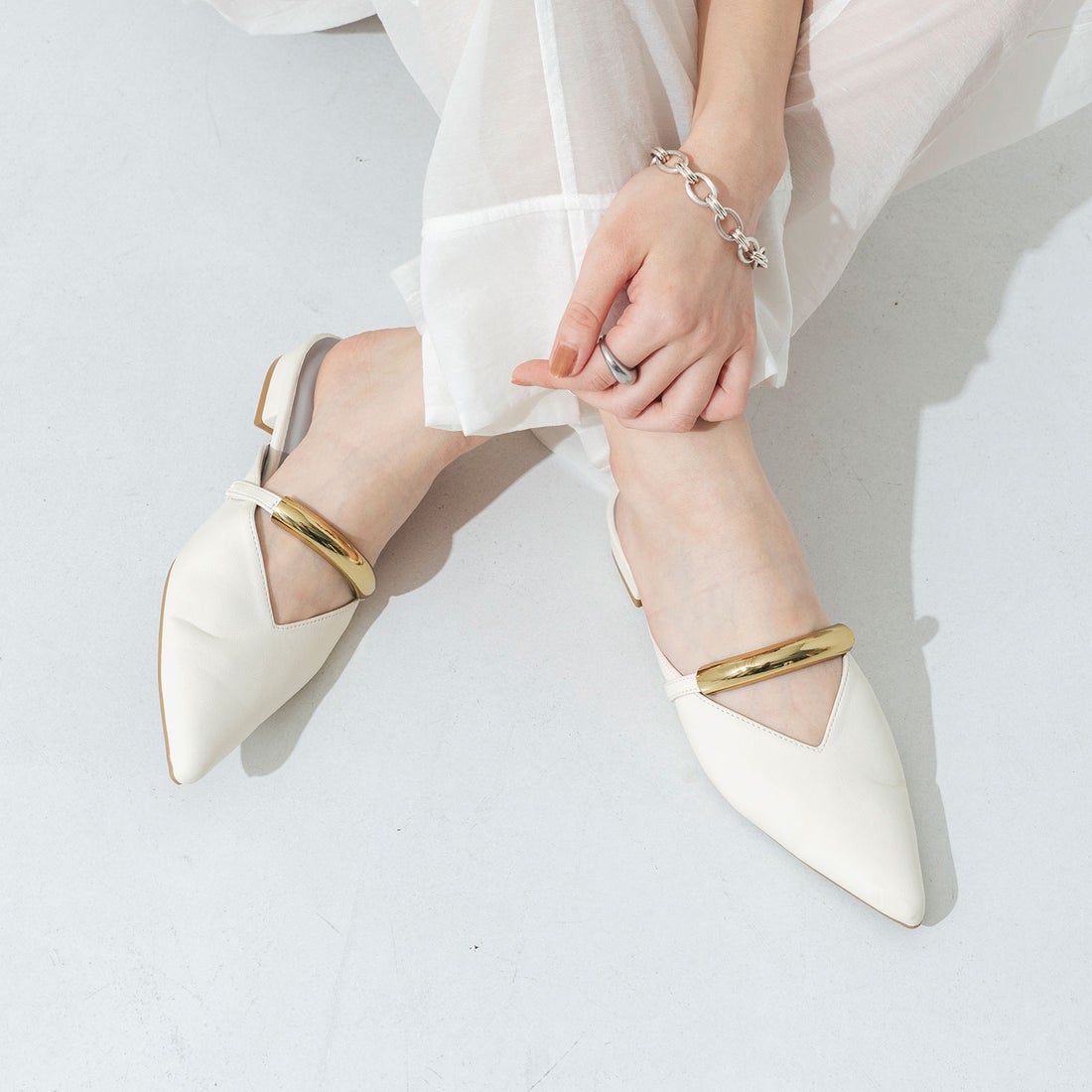 EVOL/イーボル】【柔らかい・クッション入り】ゴールドモチーフ