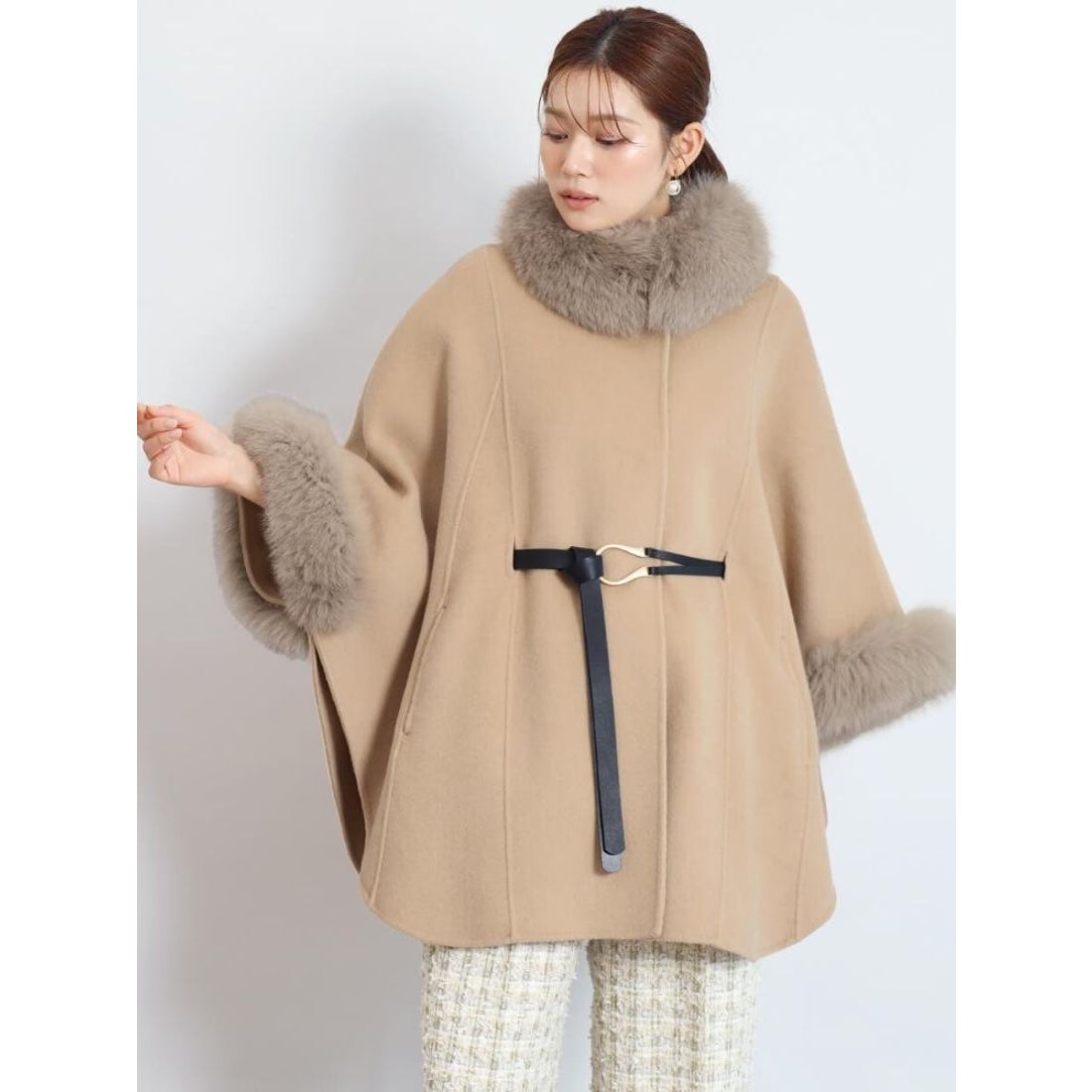 フェンネル FENNEL ベルテッドファーポンチョ （ベージュ） -靴