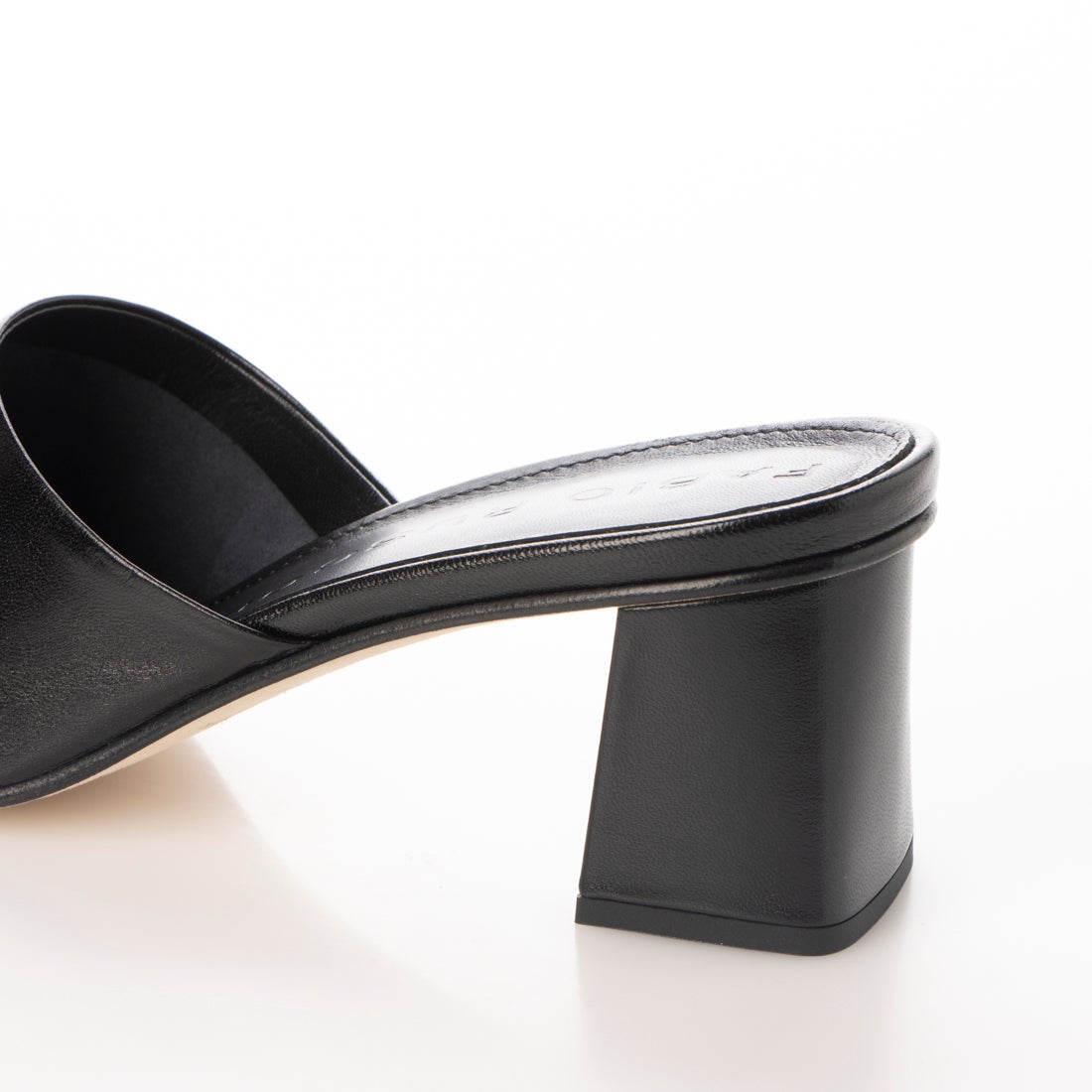 ファビオルスコーニ FABIO RUSCONI チャンキーヒールミュールサンダル