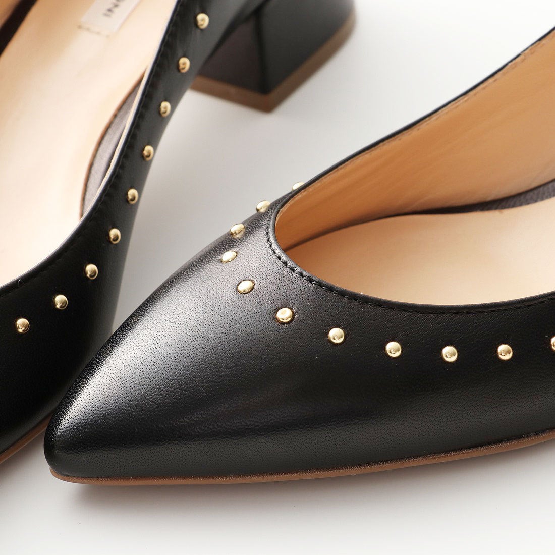 〇ファビオルスコーニ FABIO RUSCONI スタッズパンプス （ブラック