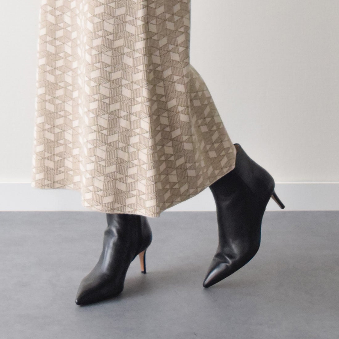 ファビオルスコーニ FABIO RUSCONI ポインテッドトウピンヒールブーツ