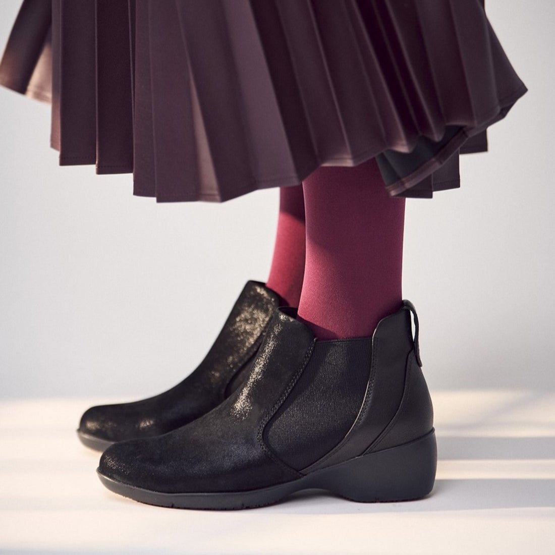 レザーサイドゴアアンクルブーツ （メタブラック） -fitfit(フィット