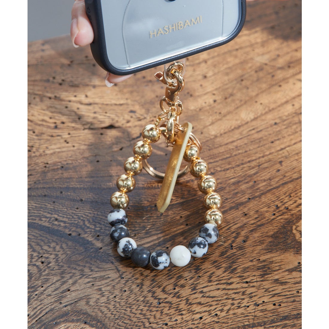 ハシバミ HASHIBAMI 大玉天然石 × レザー スマホハンドストラップ