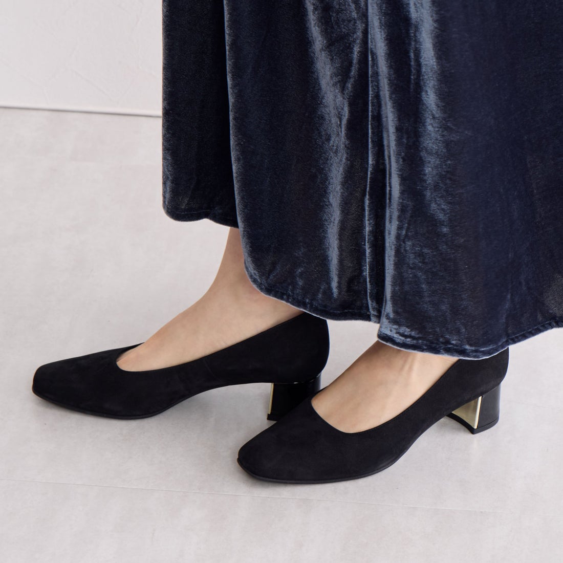 ヒミコ 卑弥呼 スクエアトゥメタルプレートヒールパンプス/641312