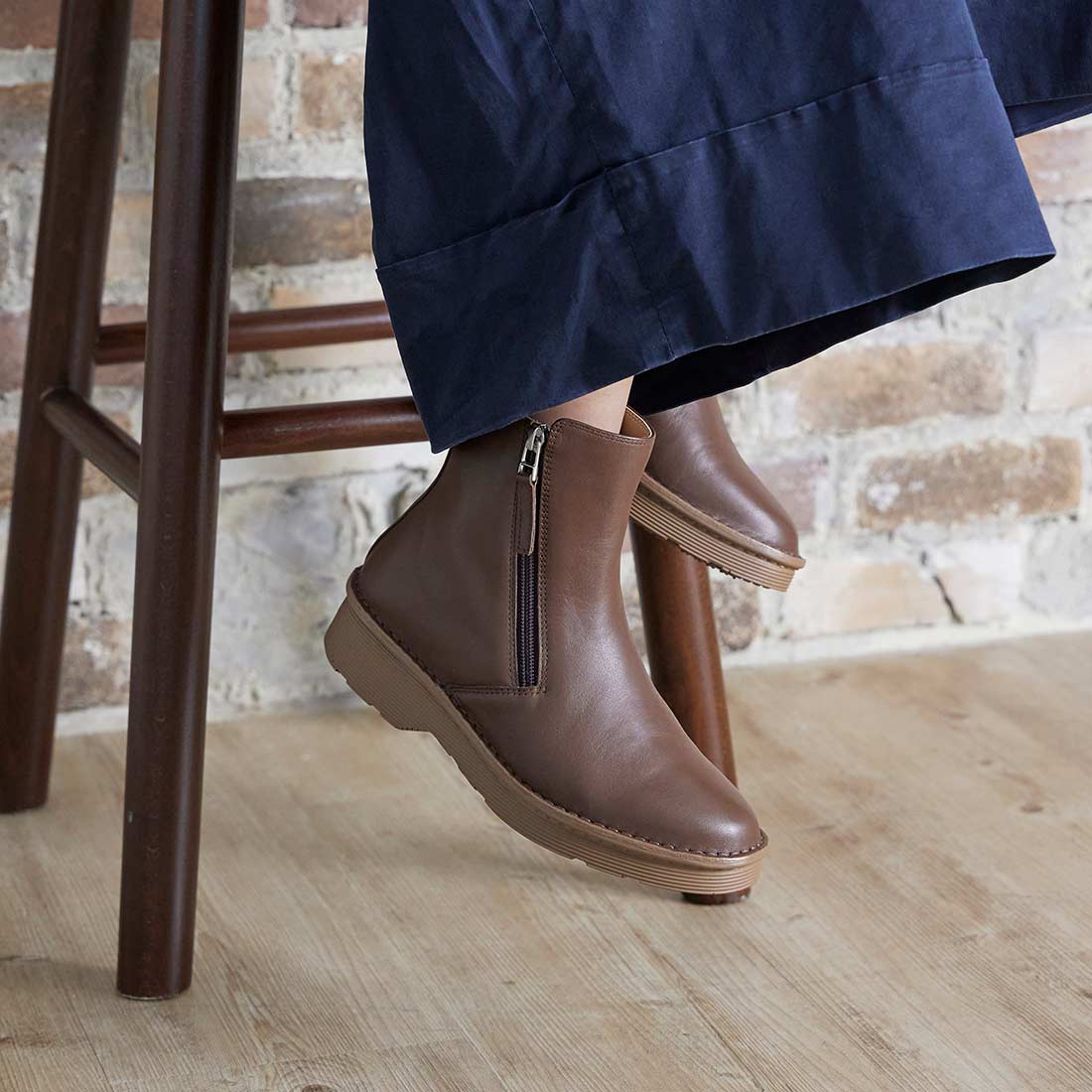 ing PLUS 【WEB限定】【3E】サイドファスナーショートブーツ -Mode et