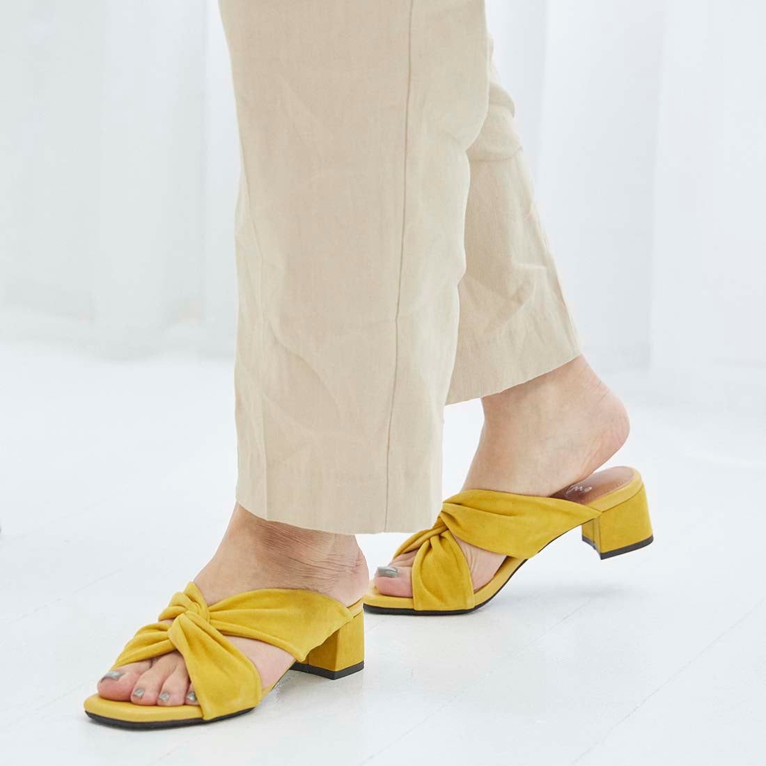 イング ing クロスデザインミュールサンダル （イエロースエード