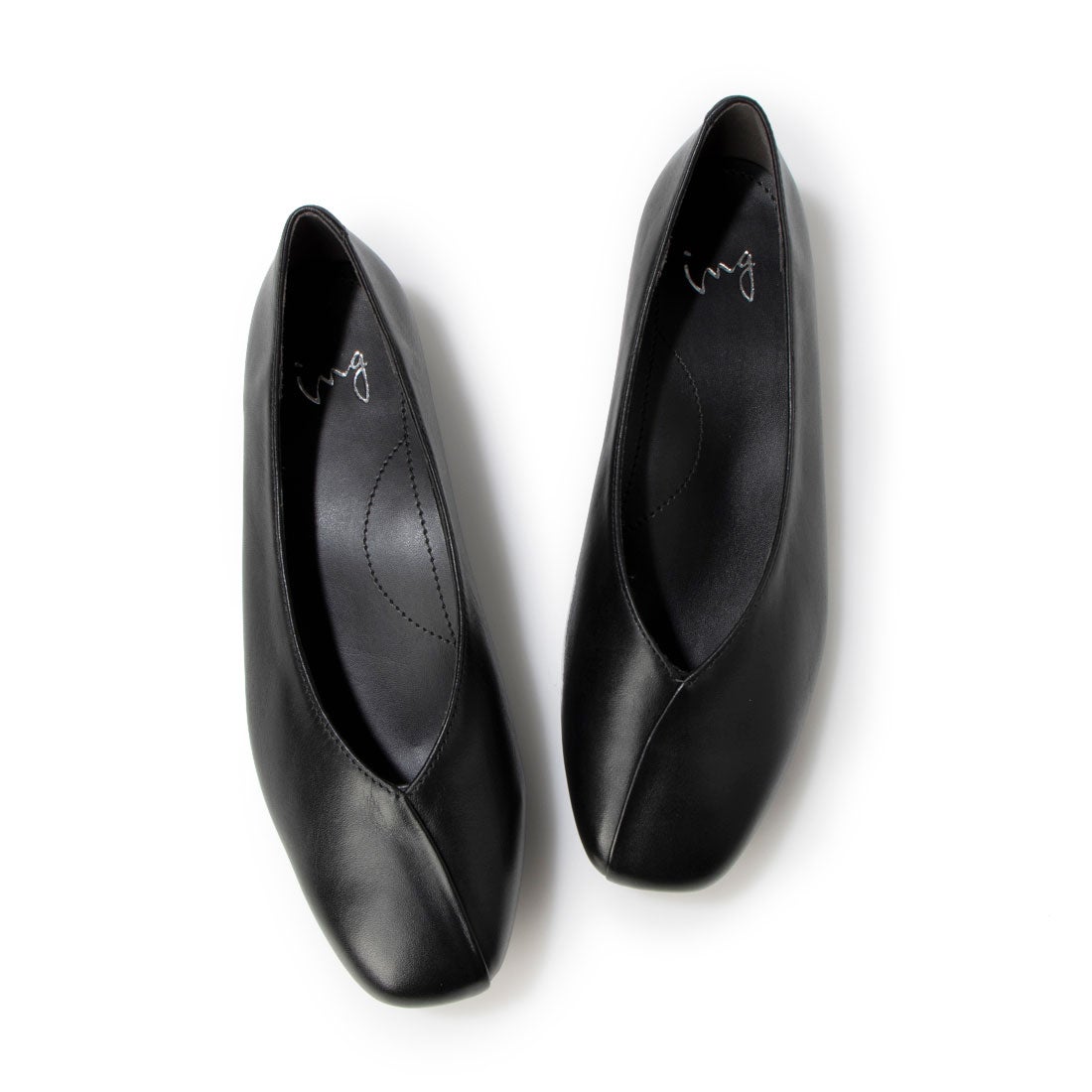 イング ing 【3E】Vカットフラットシューズ （ブラック） -Mode et